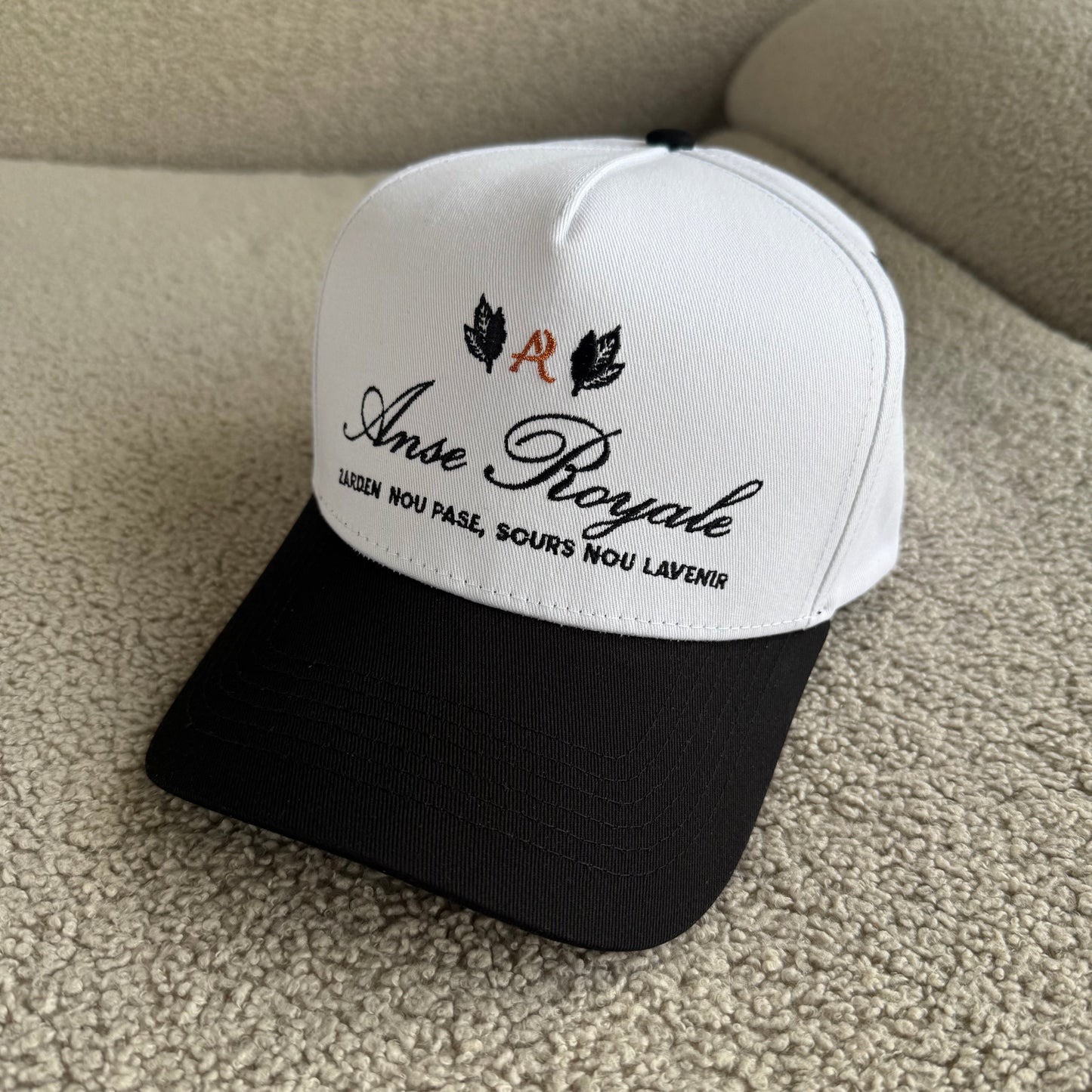 Zarden Double Leaf Snapback Hat White/Black - ANSE ROYALE