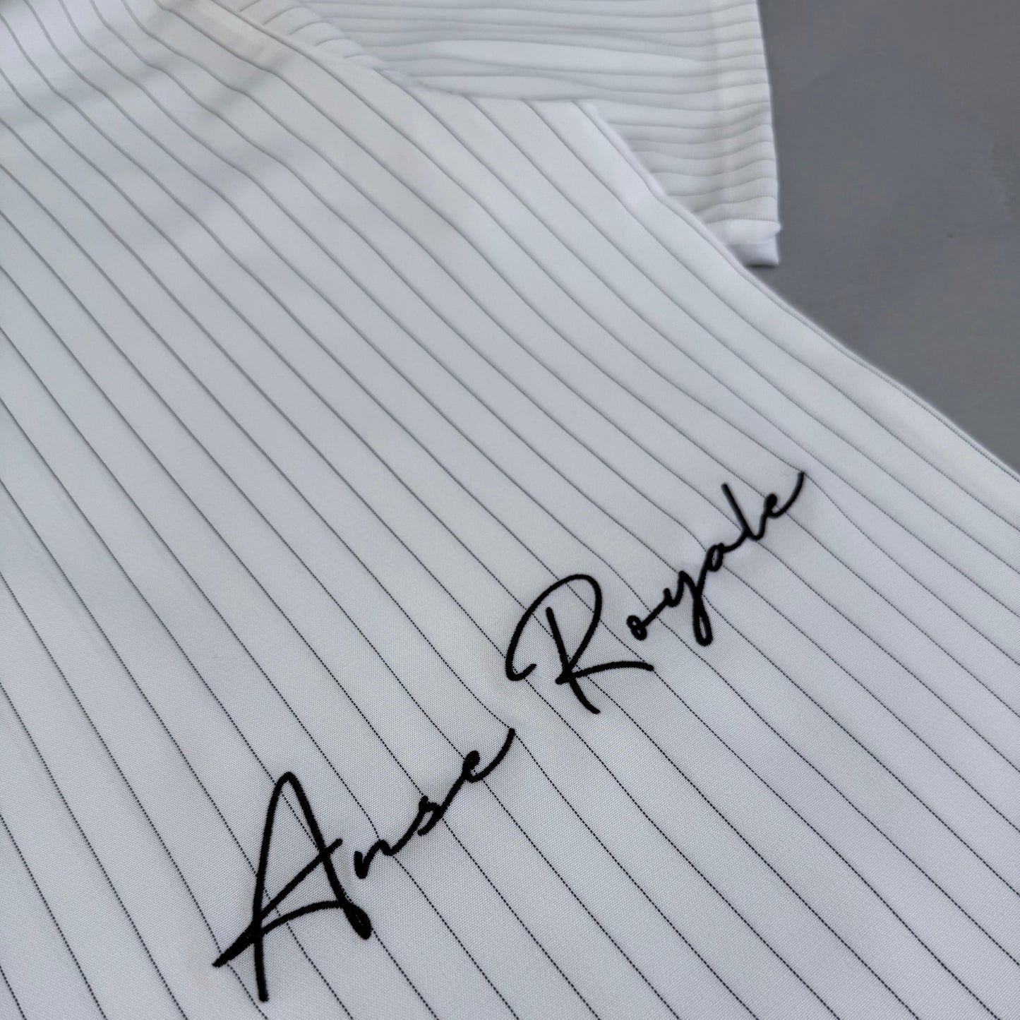 Royale Bay - Pinstripe White/Black