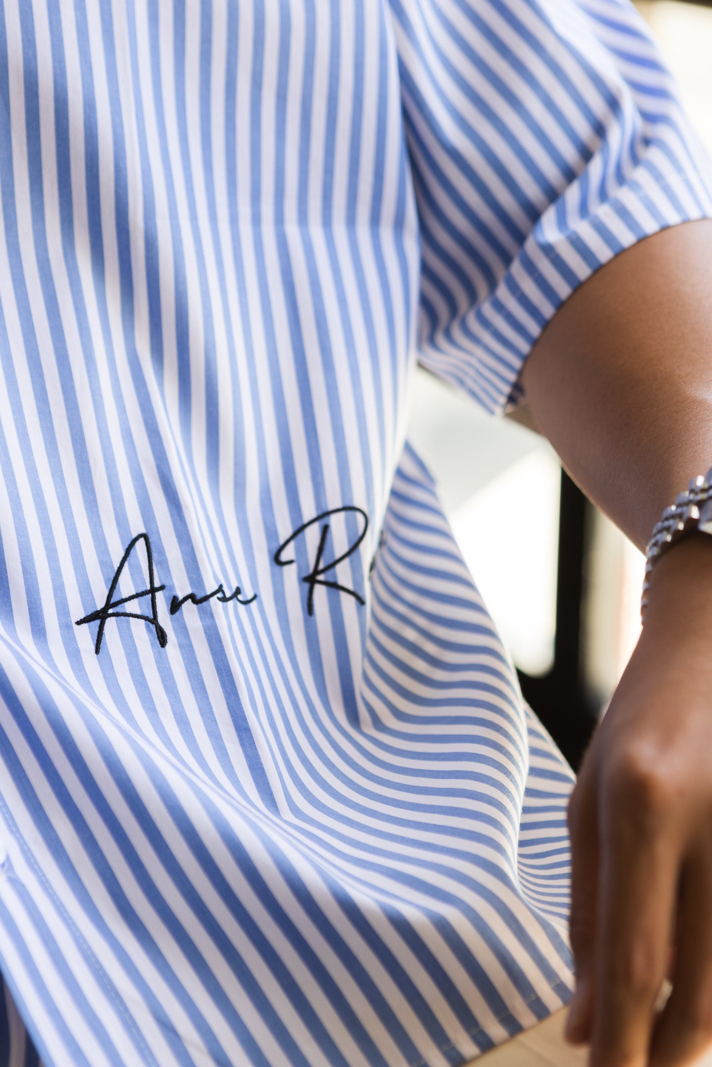 Royale Bay - Pinstripe White/Blue