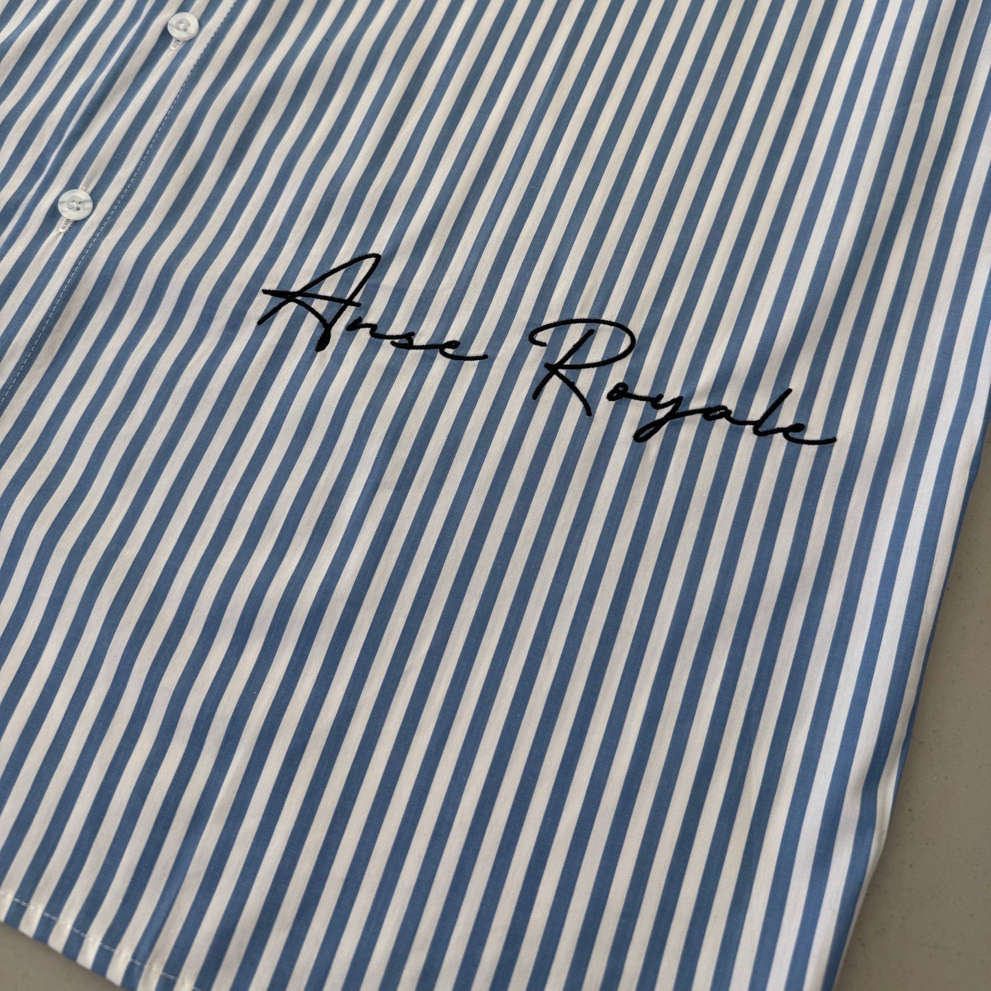 Royale Bay - Pinstripe White/Blue